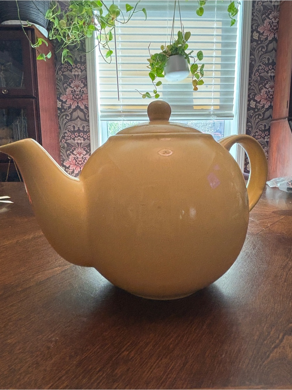 London Pottery Globe Yellow Ceramic Teapot with Rounded Silhouette